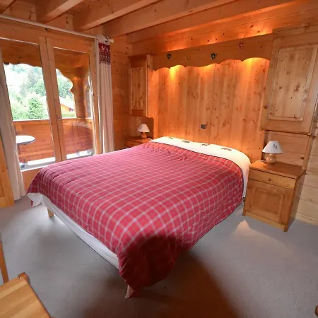 Chalet Familial Au Pied Des Pistes Avec Terrasse Et Balcon - Fr-1-623-51