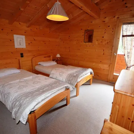 Familial Au Pied Des Pistes Avec Terrasse Et Balcon - Fr-1-623-51 Chalet