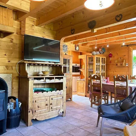 Familial Au Pied Des Pistes Avec Terrasse Et Balcon - Fr-1-623-51 * Les Gets