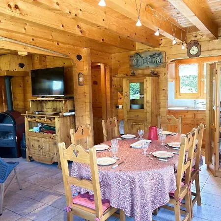 Chalet Familial Au Pied Des Pistes Avec Terrasse Et Balcon - Fr-1-623-51 *